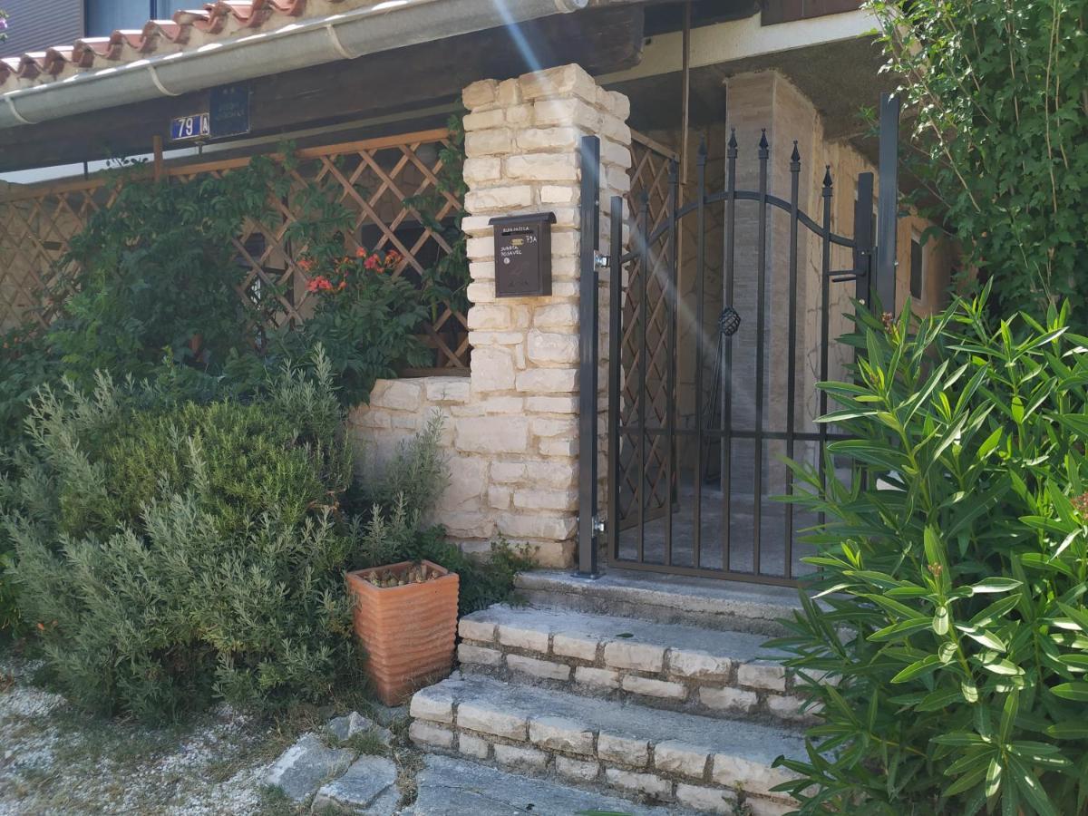 Studio Apartment Posavec Premantura Exterior photo